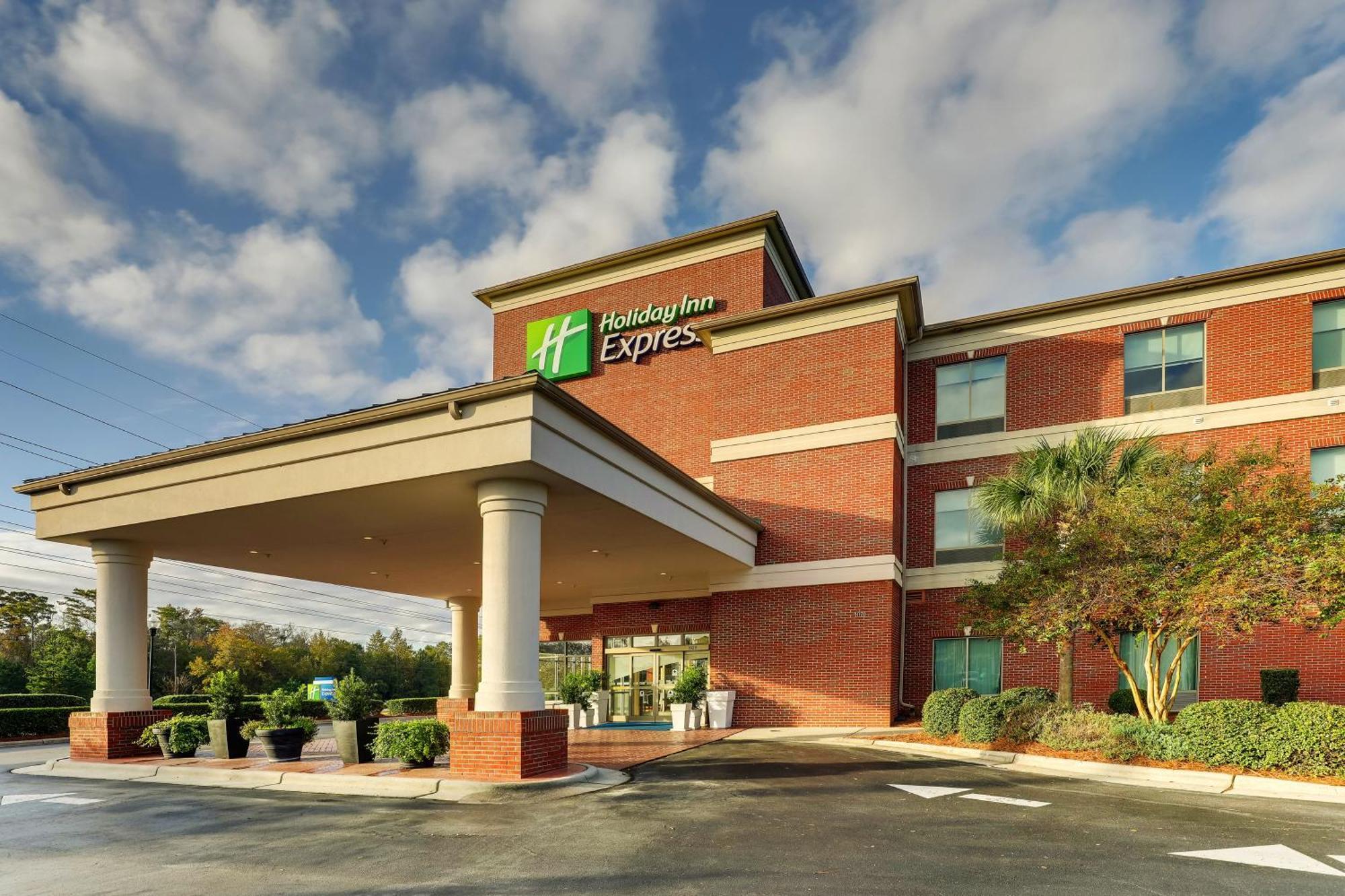 Holiday Inn Express Leland - Wilmington Area By Ihg Exterior foto