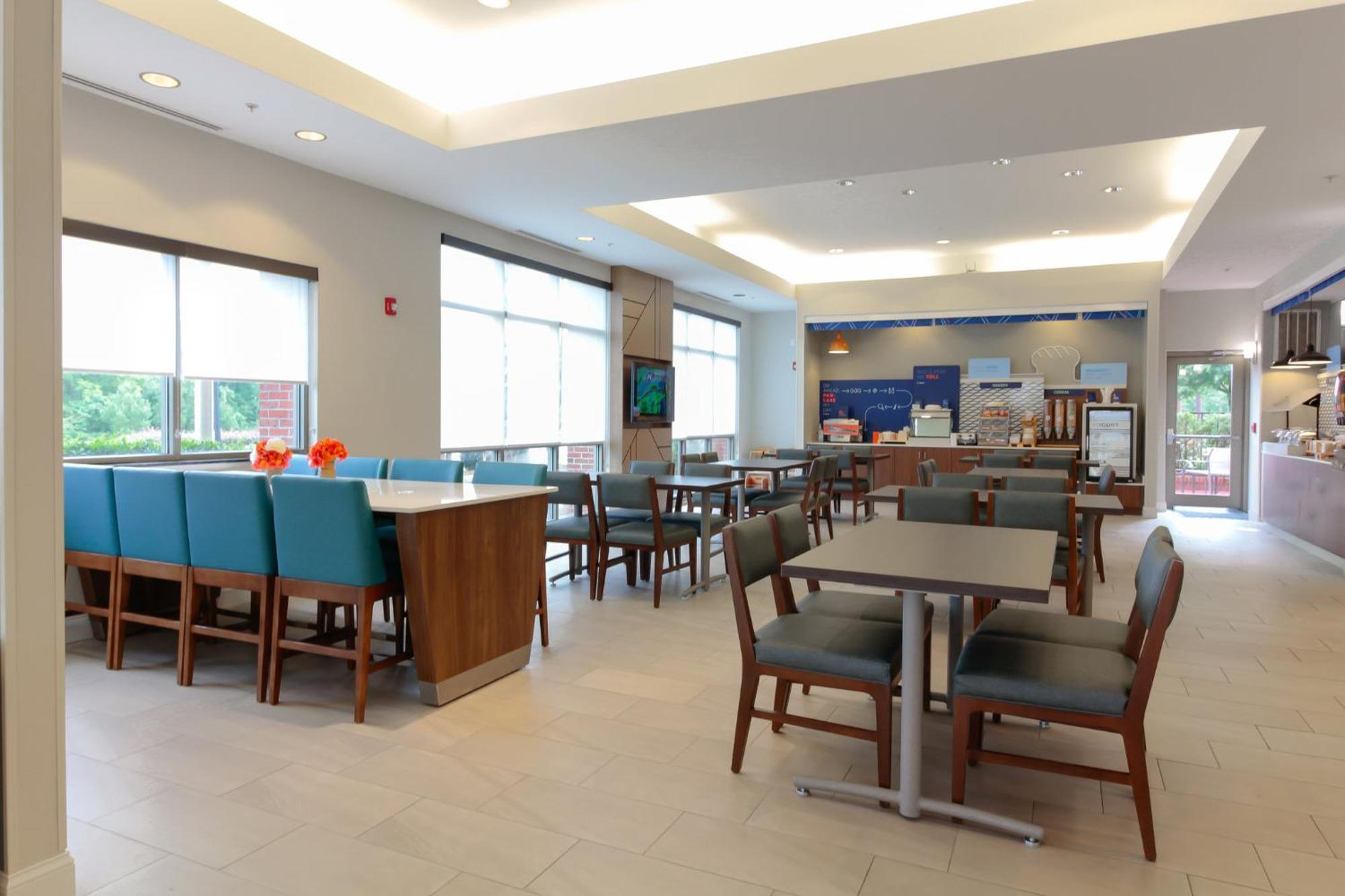 Holiday Inn Express Leland - Wilmington Area By Ihg Exterior foto