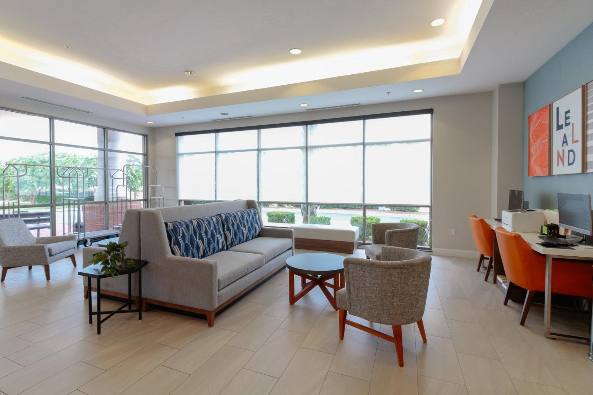 Holiday Inn Express Leland - Wilmington Area By Ihg Exterior foto